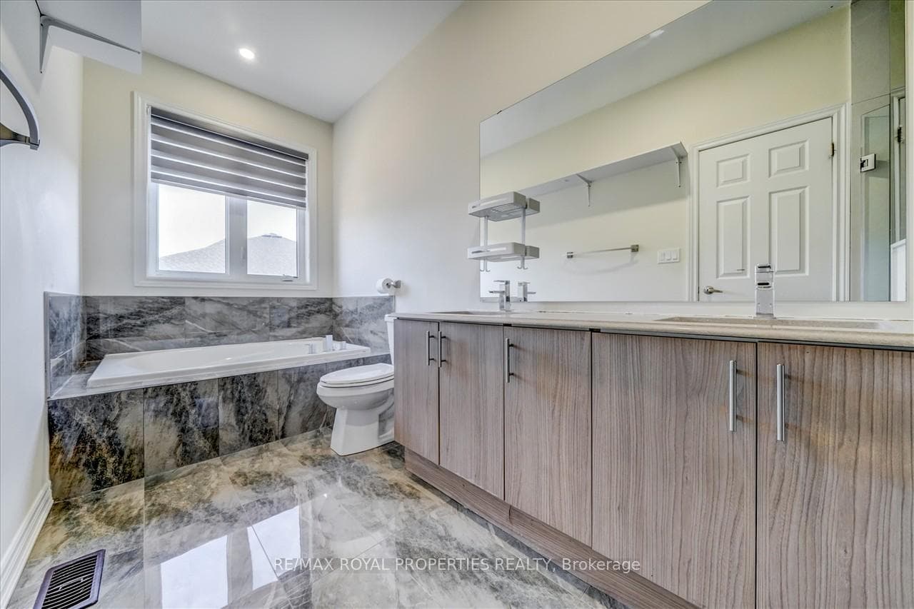29 Titan Trail Unit Main photo 18