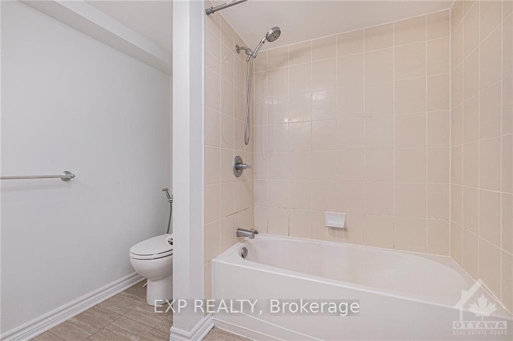 701 SUE HOLLOWAY Drive Unit C photo 23