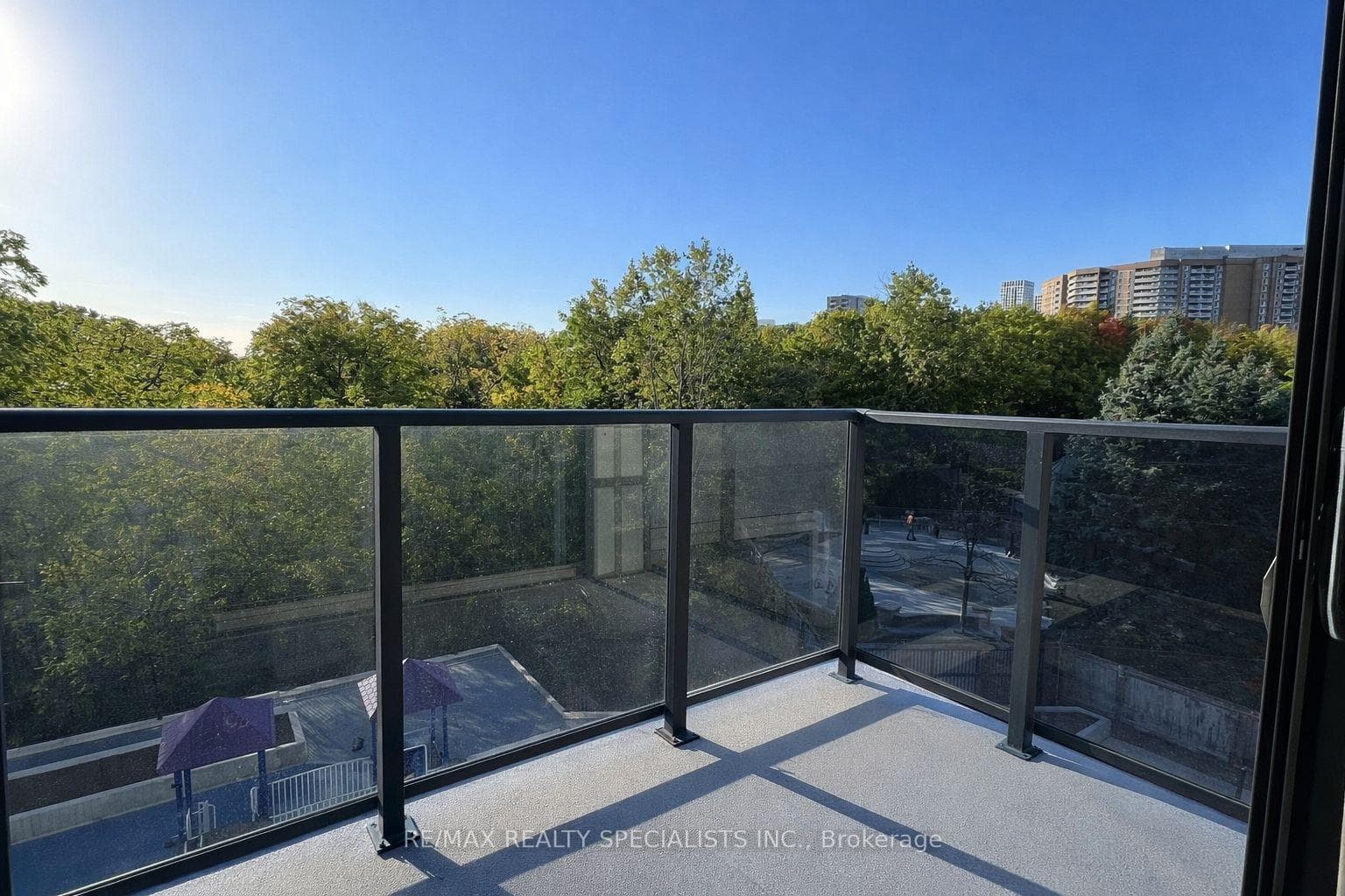 202 Burnhamthorpe Road Unit 302 photo 4