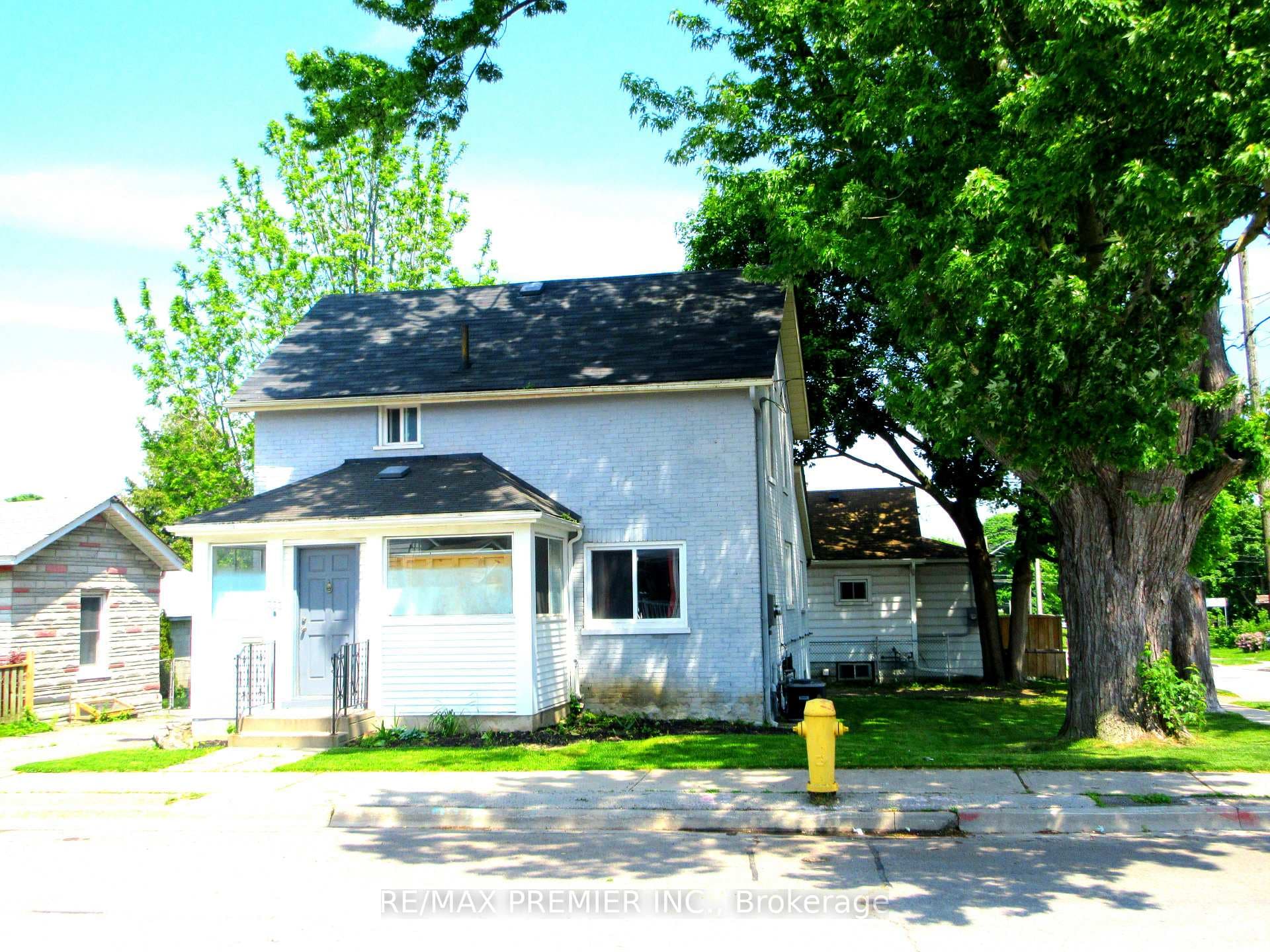 333 Albert Street photo 2