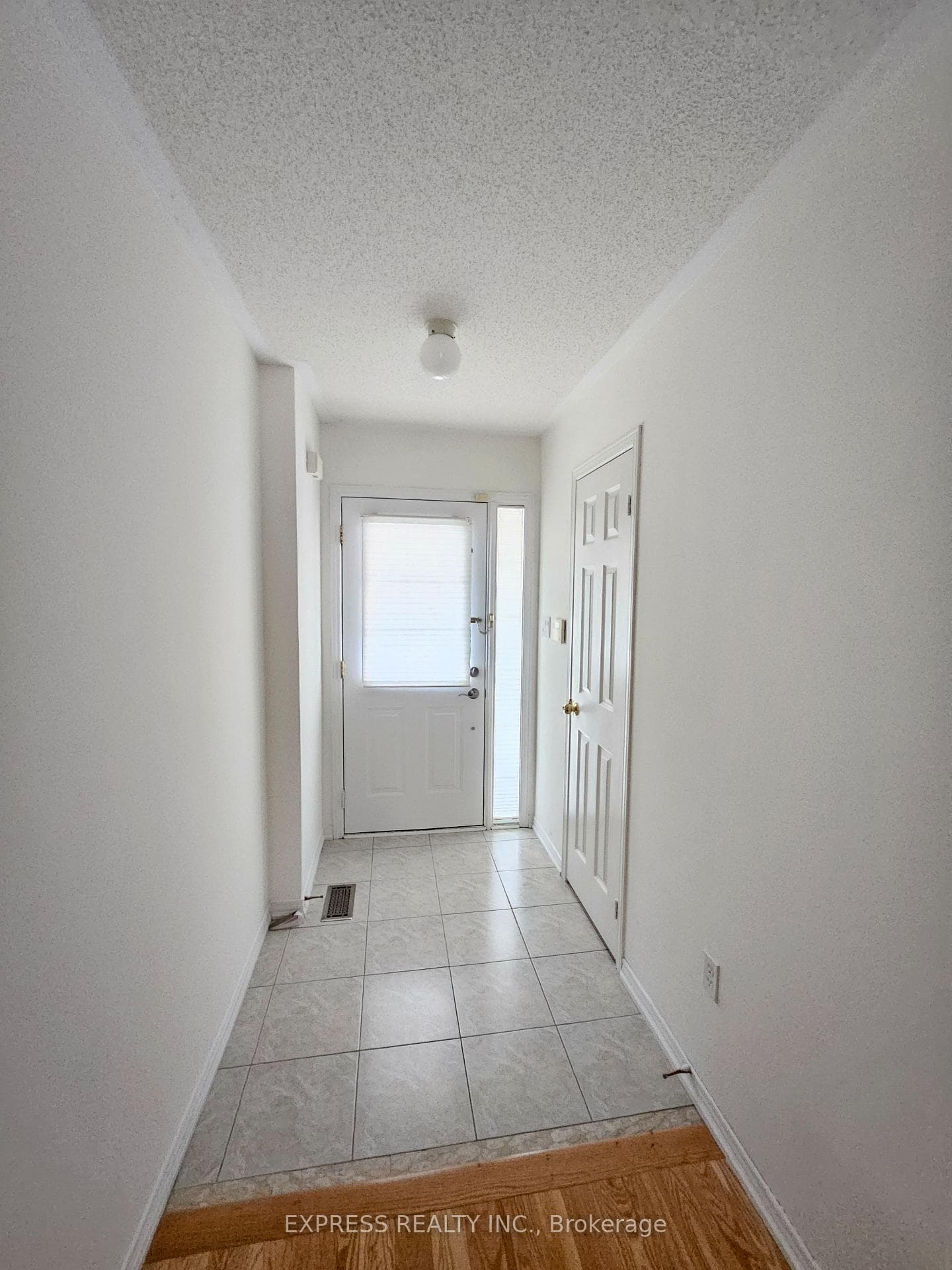 104 Prince Charles Way photo 7