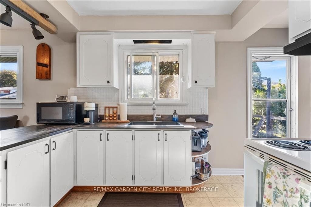 16 Hazelwood Avenue photo 12