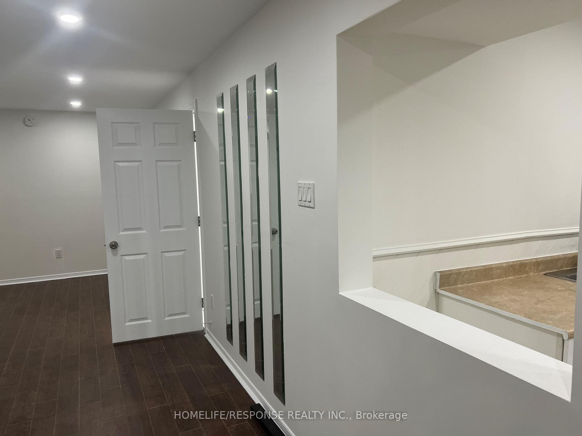 4547 REGENTS Terrace photo 9