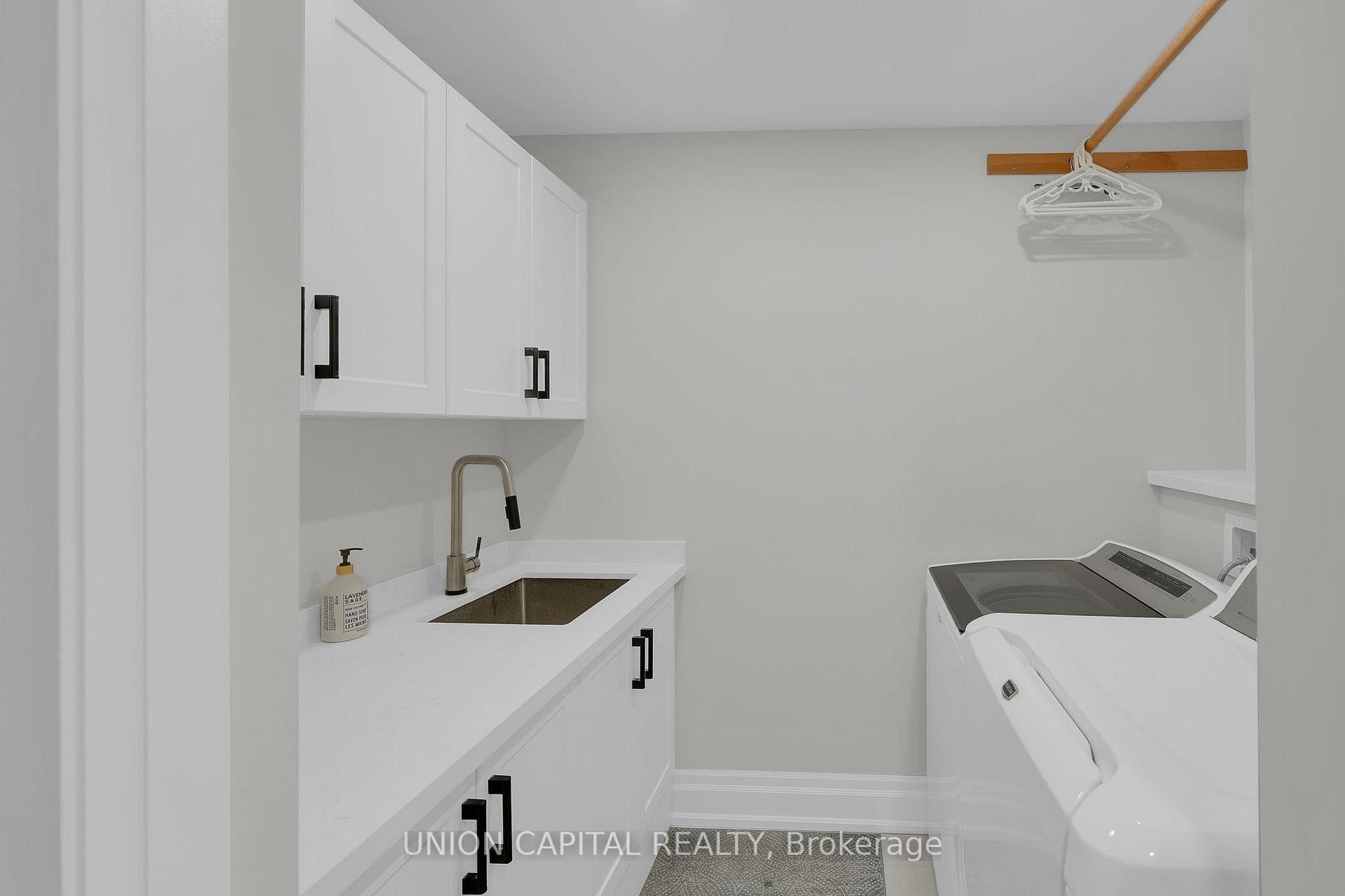 12 Reesor Place photo 16