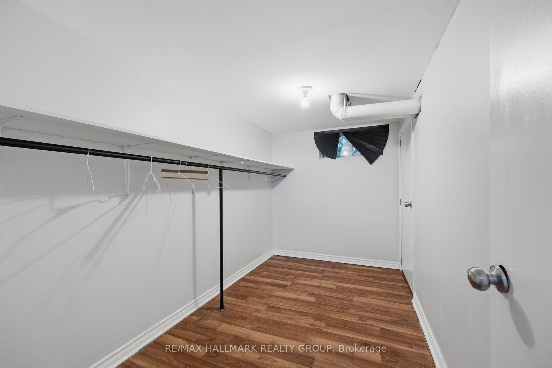45 Hilliard Avenue photo 35
