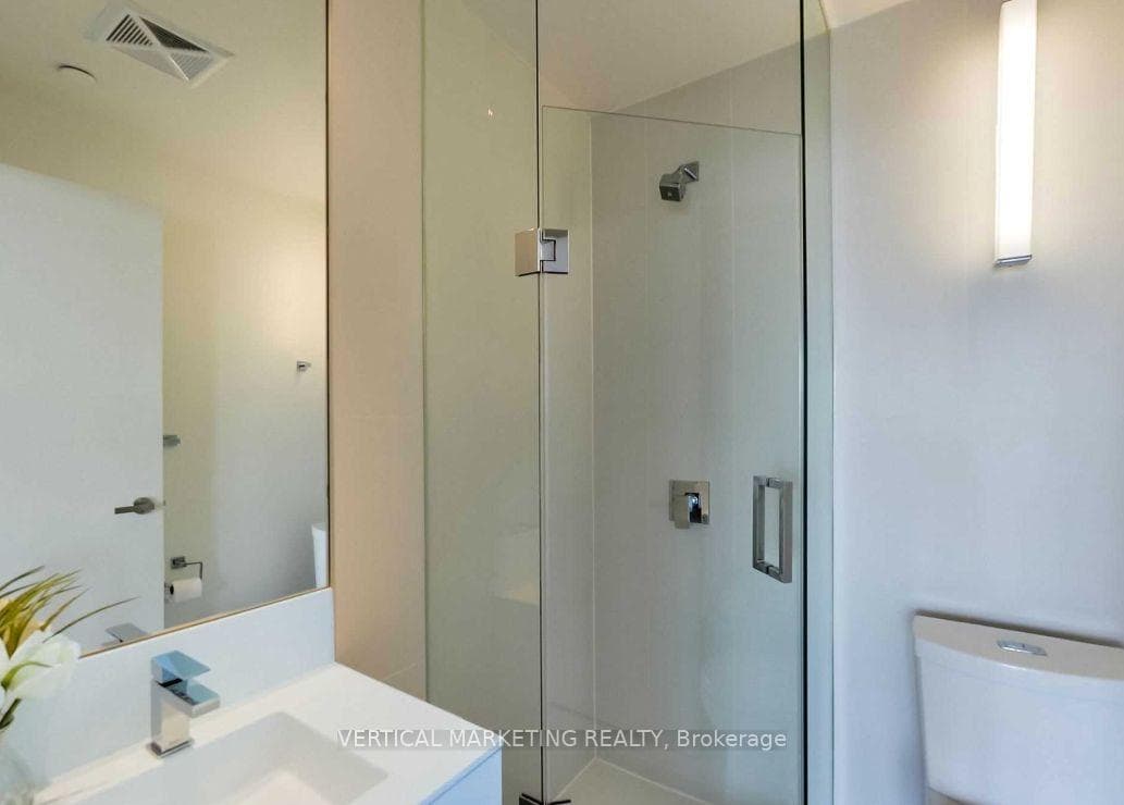 125 Peter Street Unit 3302 photo 5