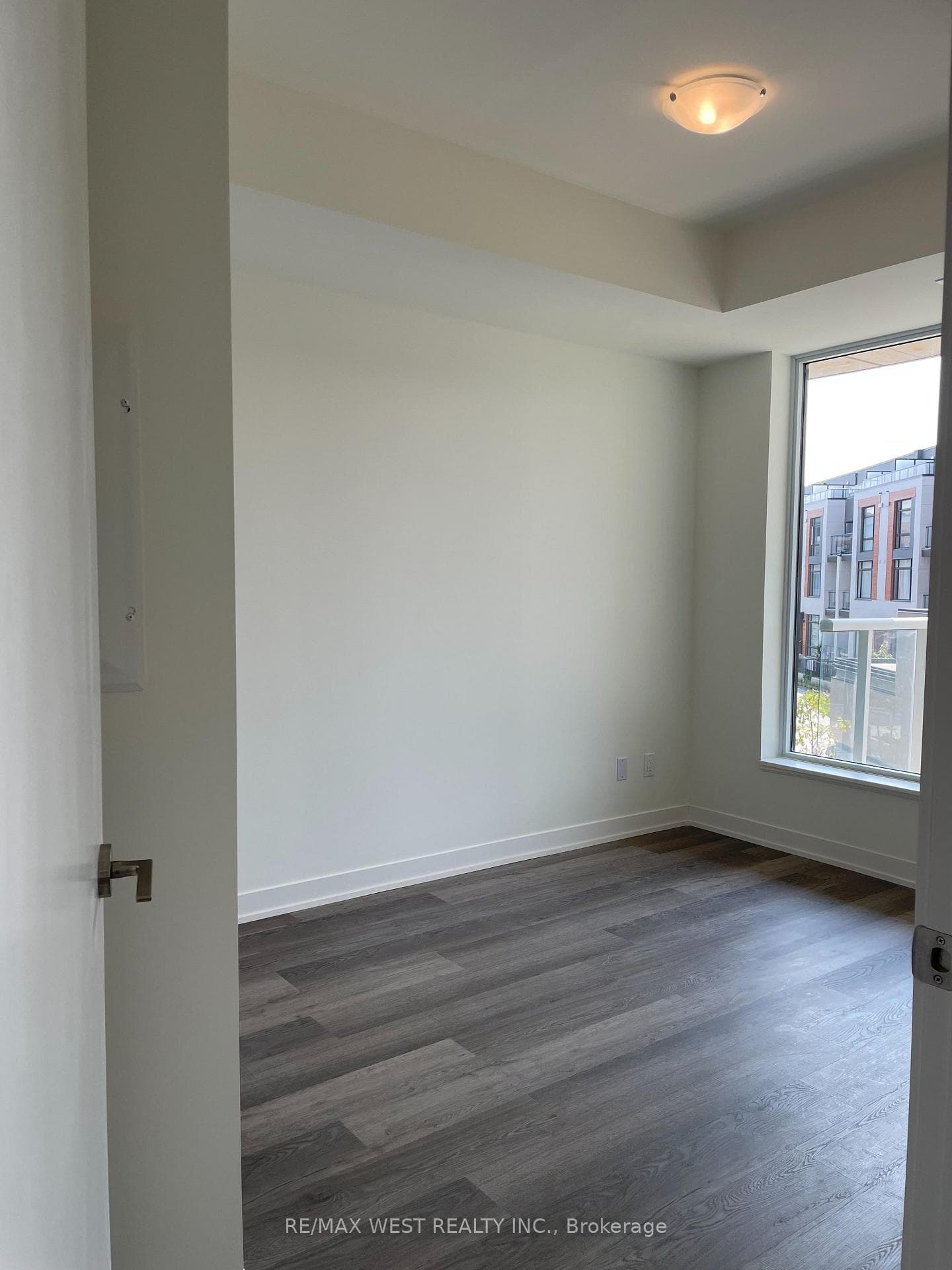 6 DAVID EYER Road Unit 215 photo 17