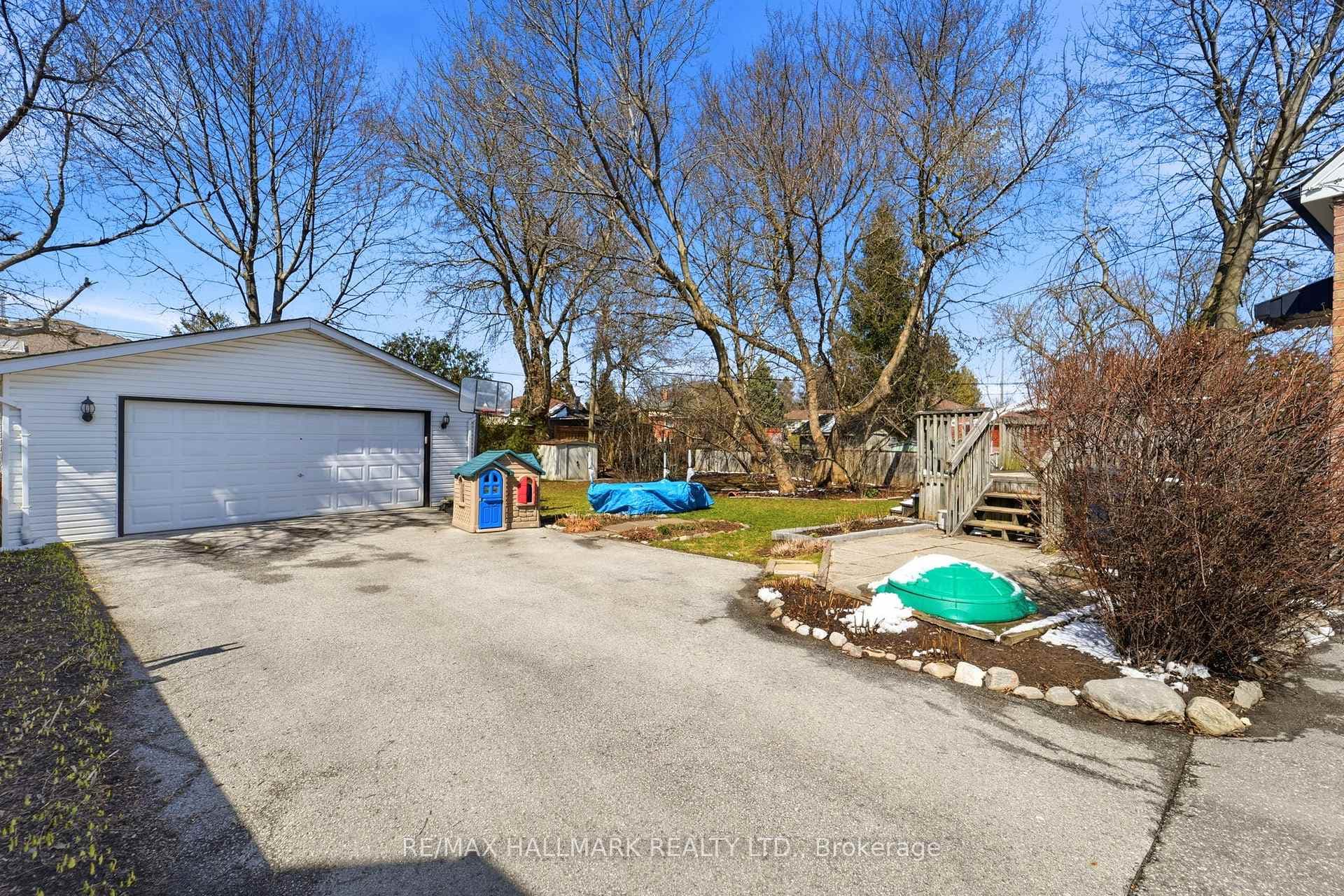 41 Twin Pauls Crescent photo 21