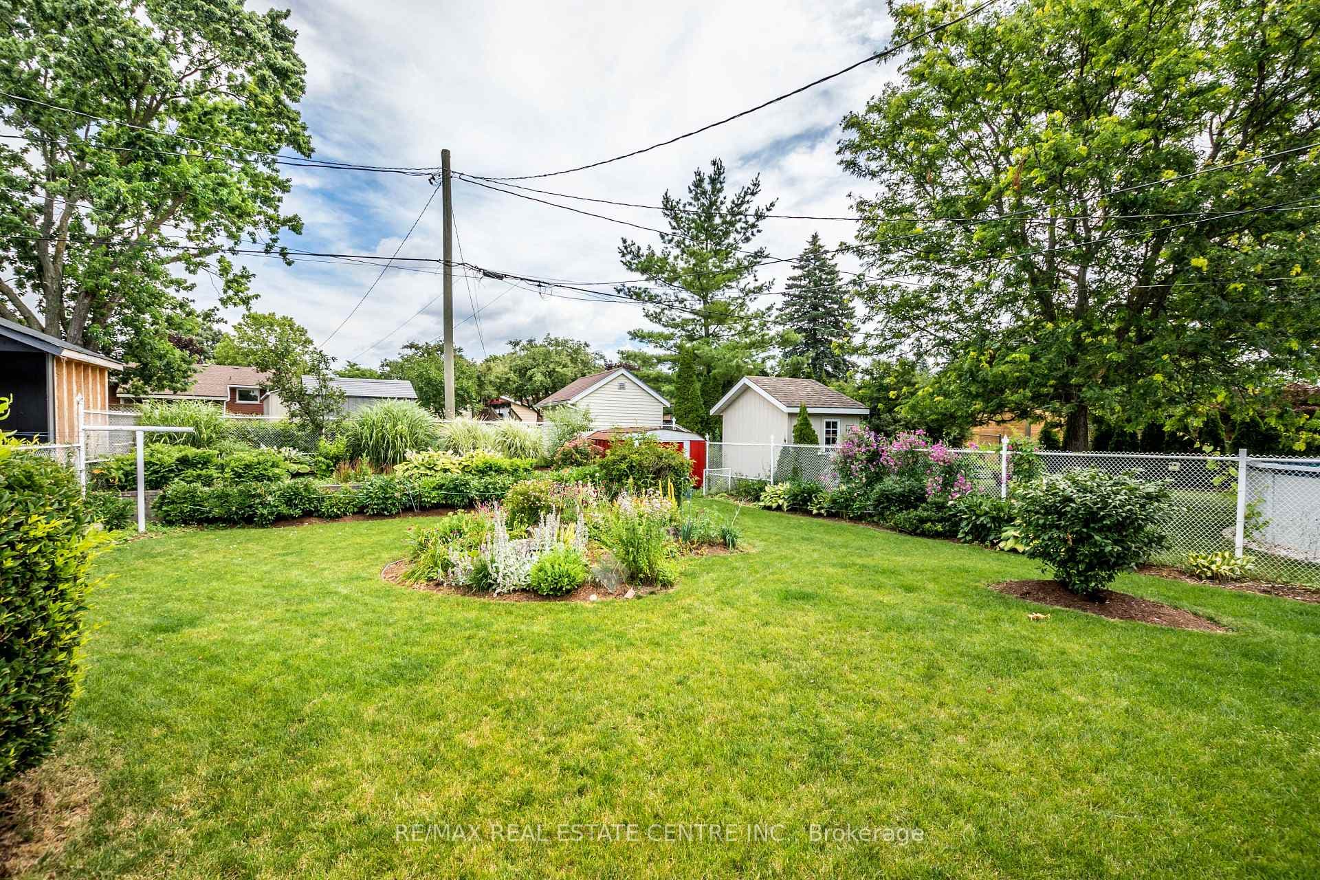 739 Regent Street photo 33
