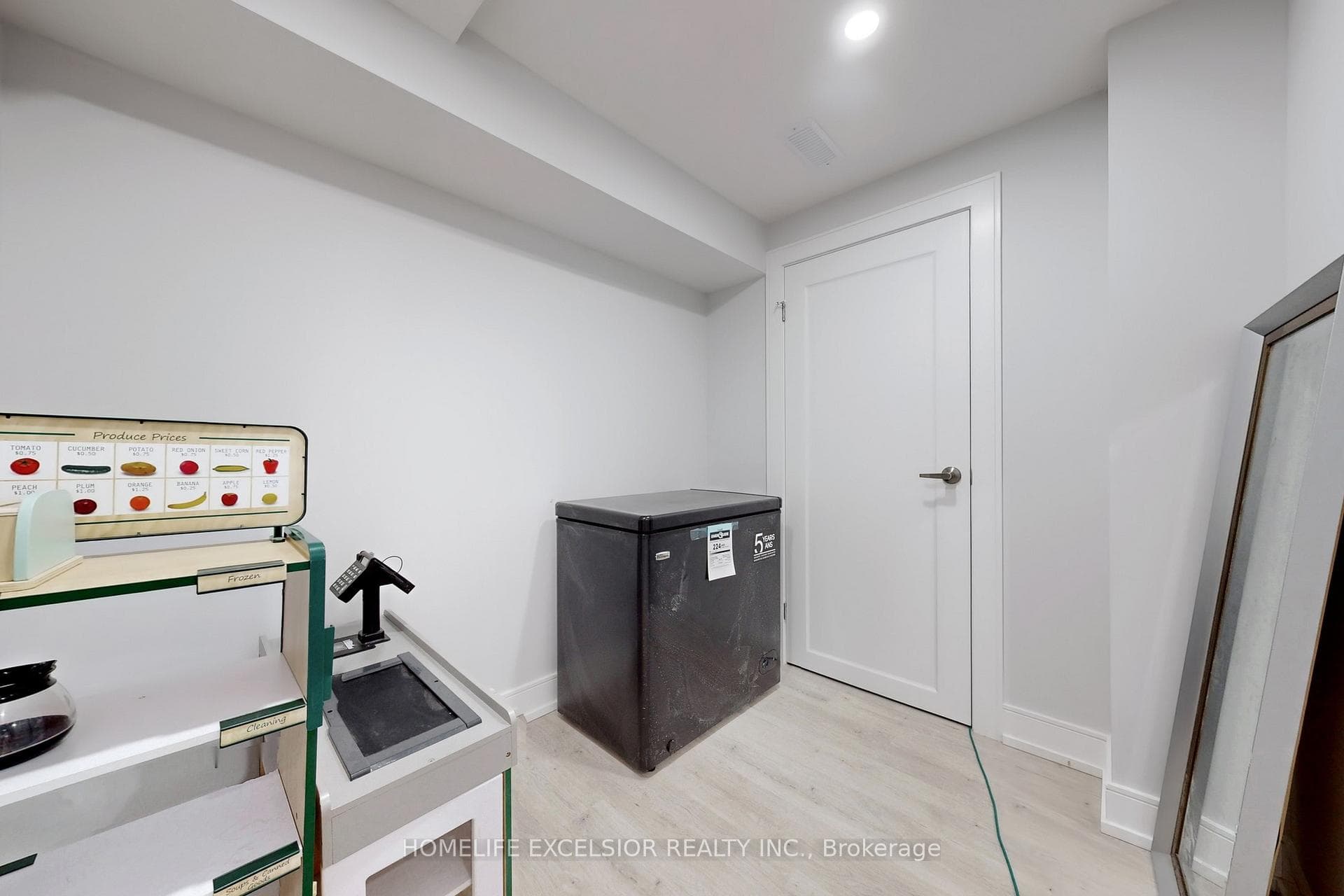 27 Fimco Crescent photo 33