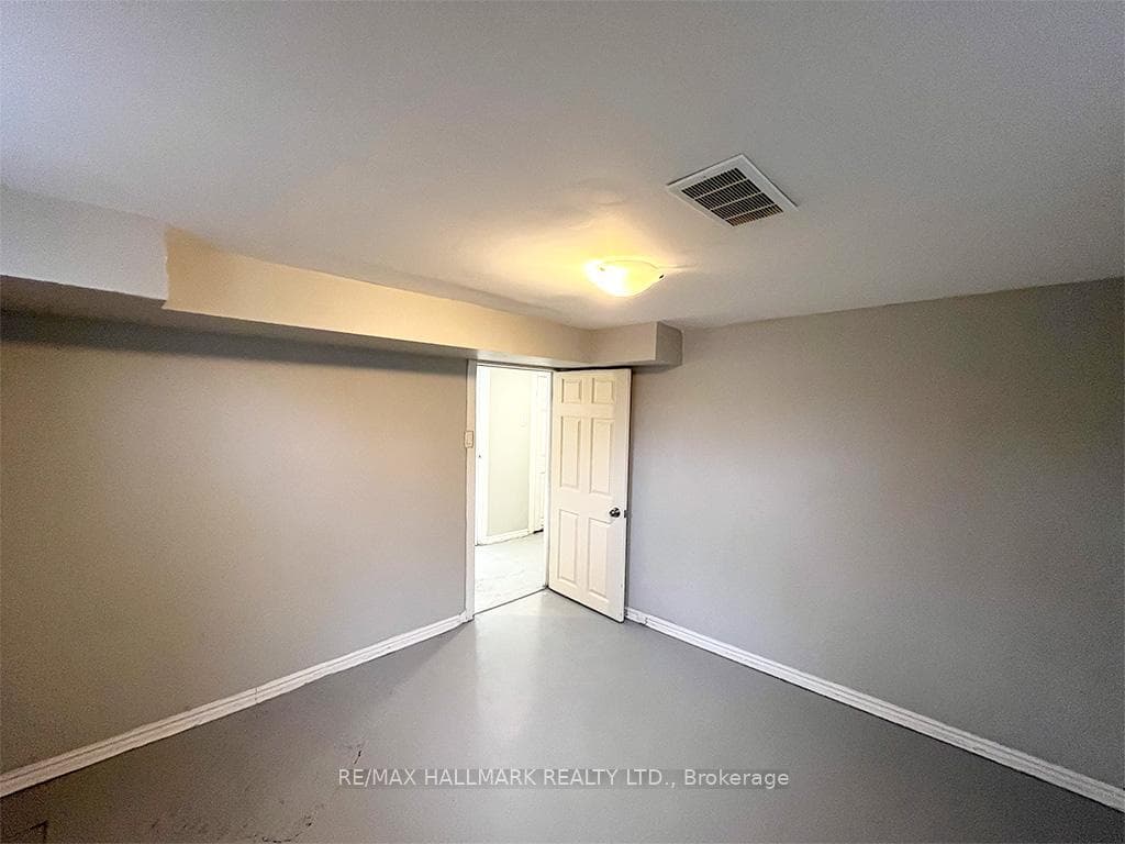 67 Claremore Avenue photo 21