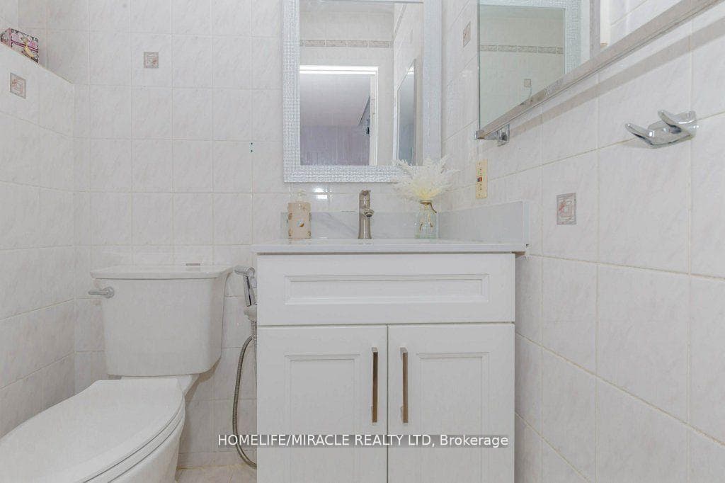 66 Ebby Avenue photo 11