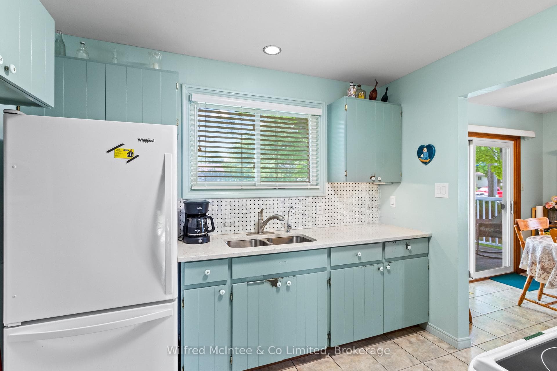 455 Bruce Street photo 22