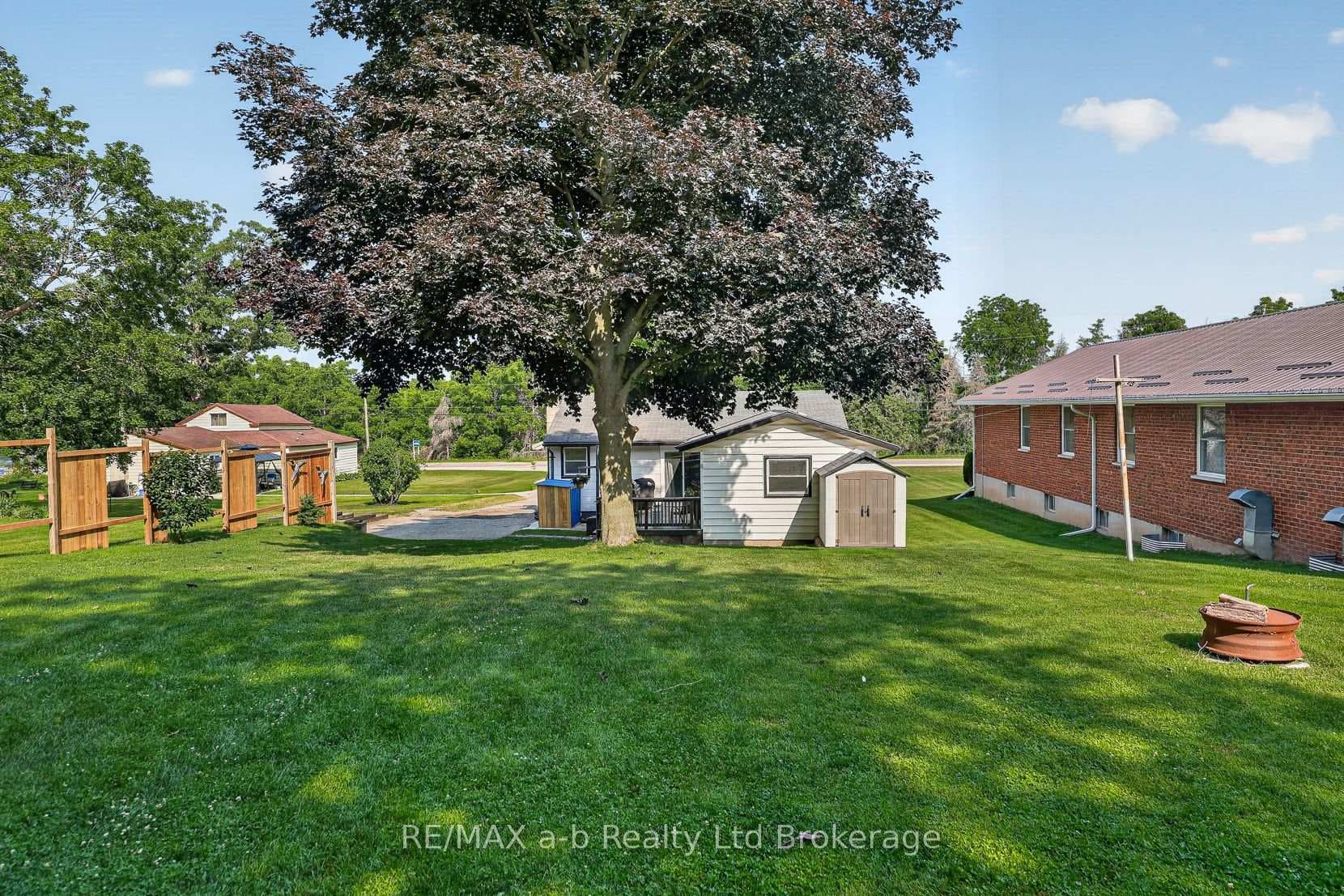 584112 BEACHVILLE Road photo 13