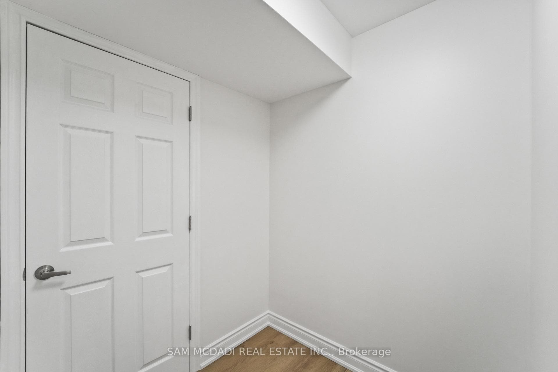 1821 Christopher Road photo 16