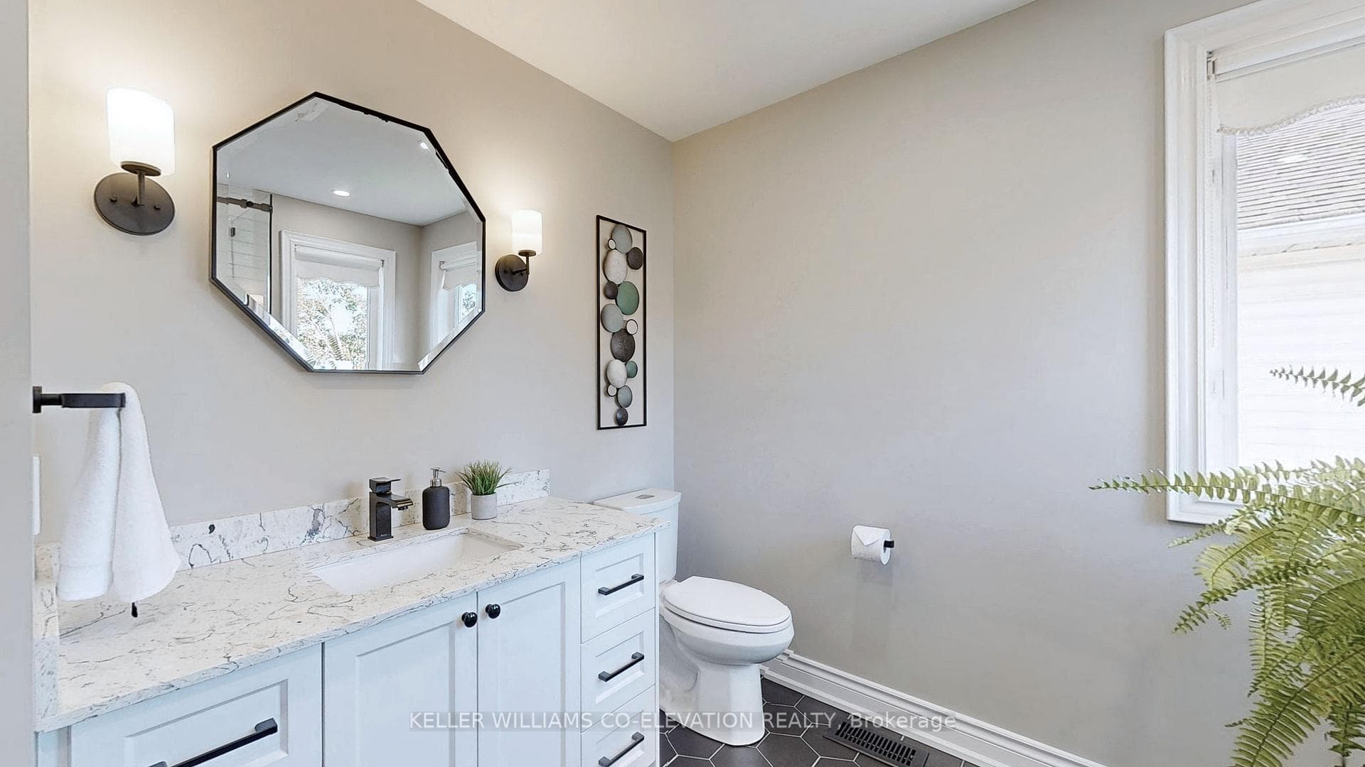 381 Niagara Drive photo 21