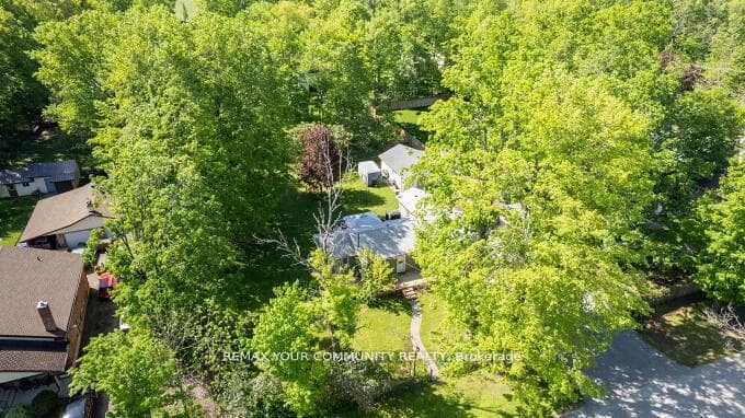 781 Edward Street photo 1