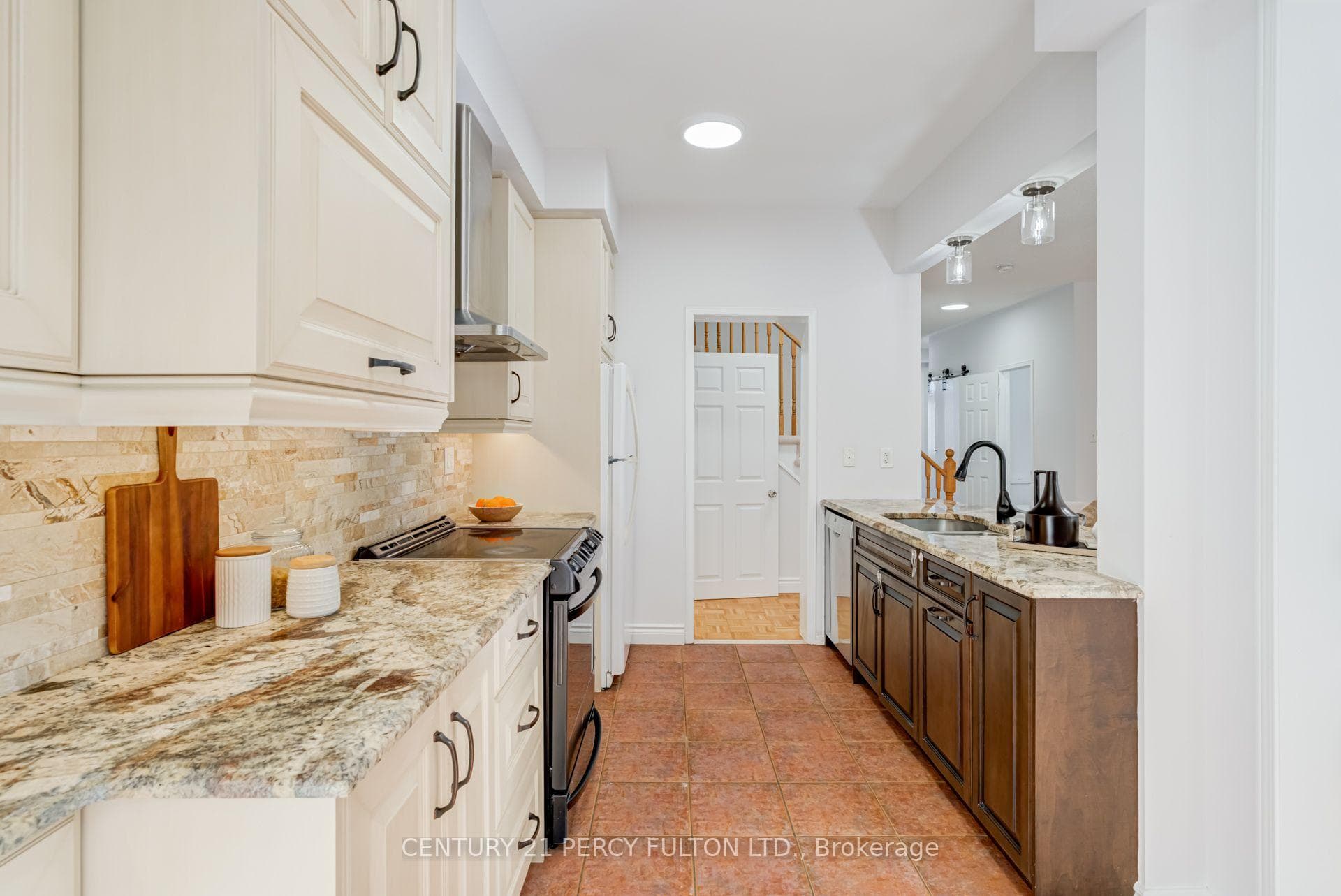 366 Strouds Lane photo 15