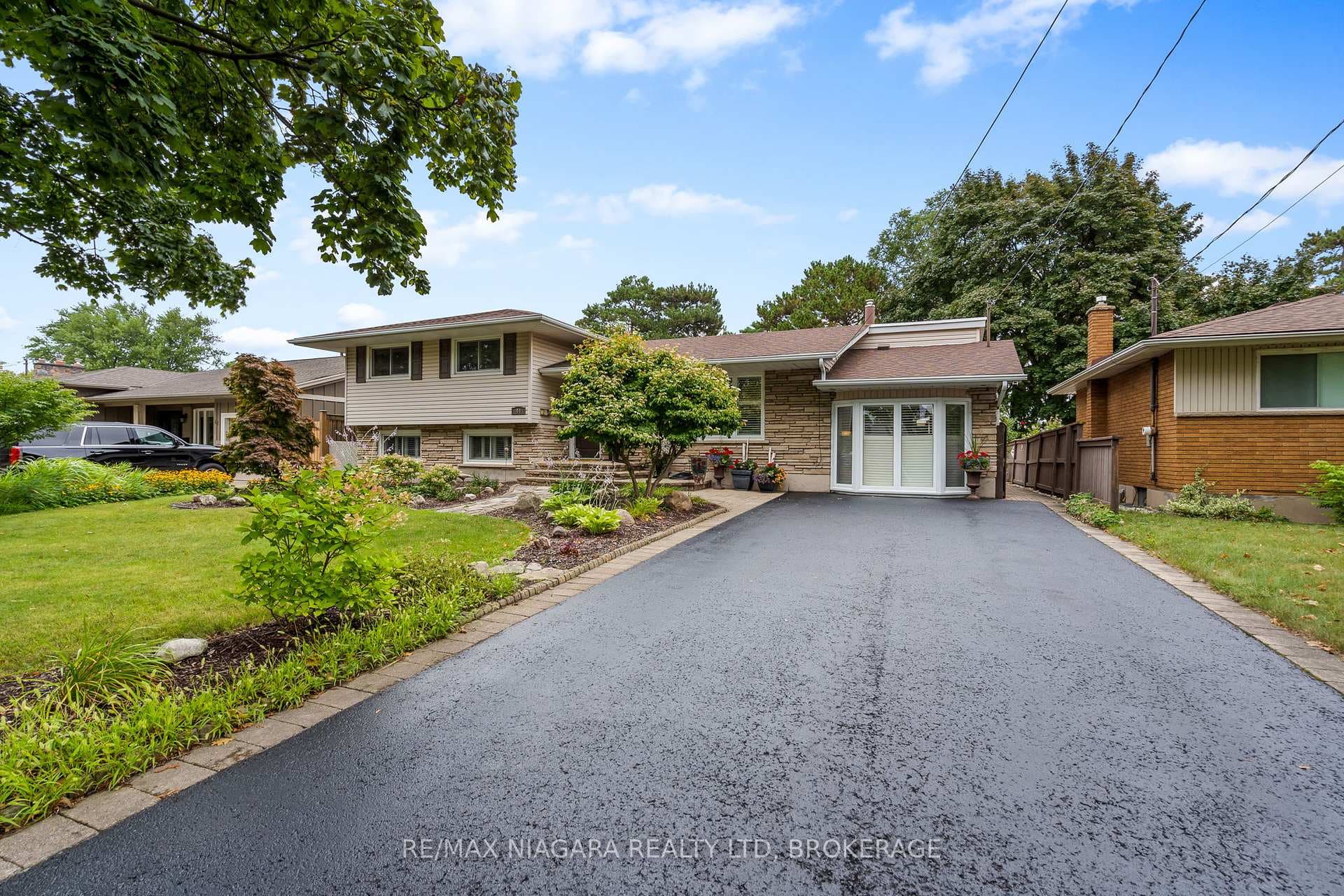 44 Lockview Crescent photo 2