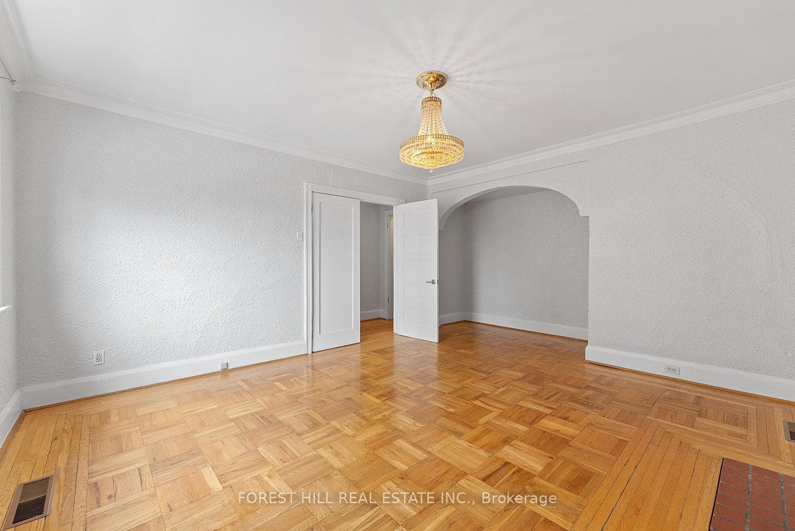 1068 Avenue Road Unit Unit A photo 10