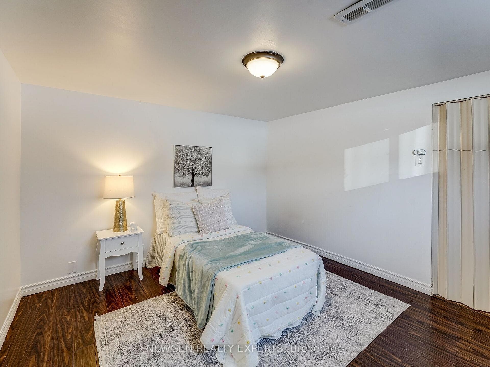 30 Linton Avenue photo 21