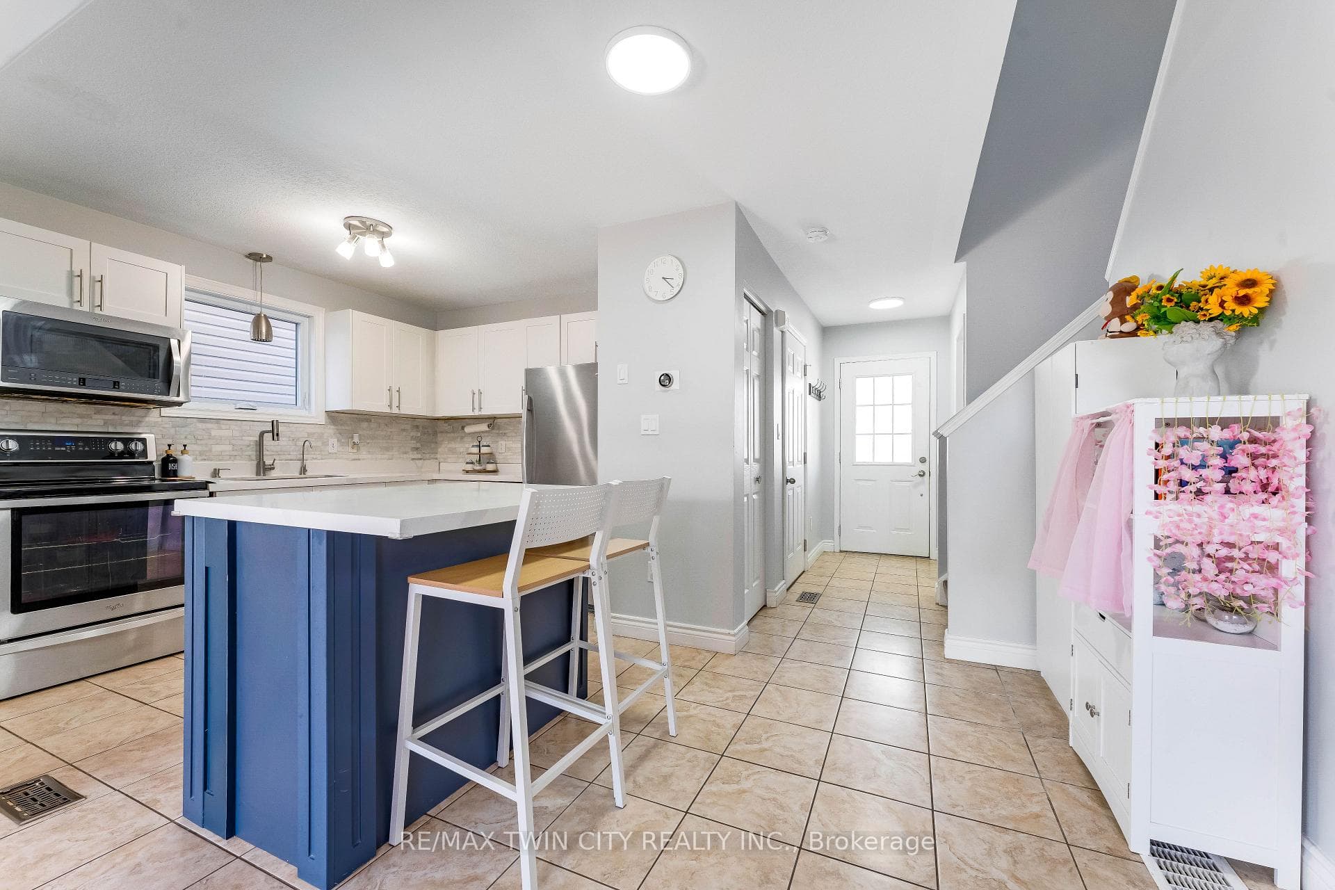 160 Prosperity Drive photo 4