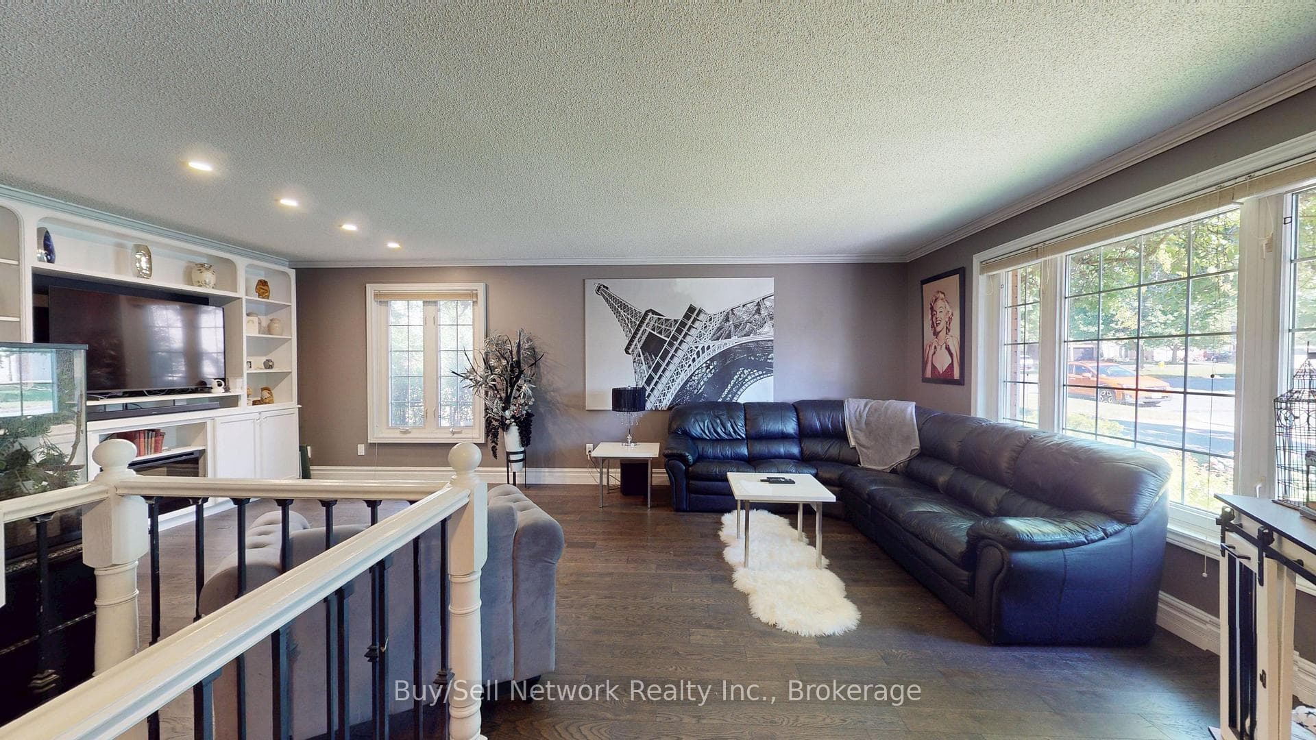 2504 Idyllwood Crescent photo 8
