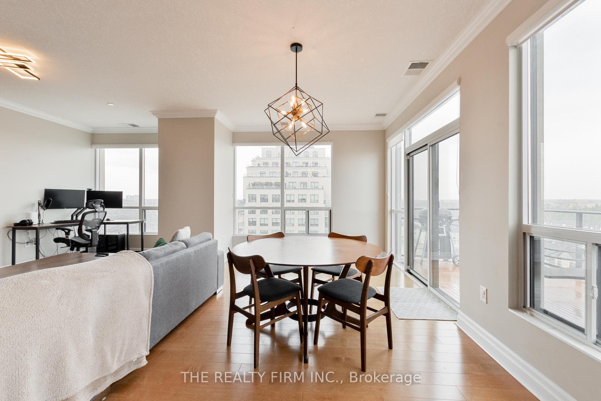 240 Villagewalk Boulevard Unit 1011 photo 11