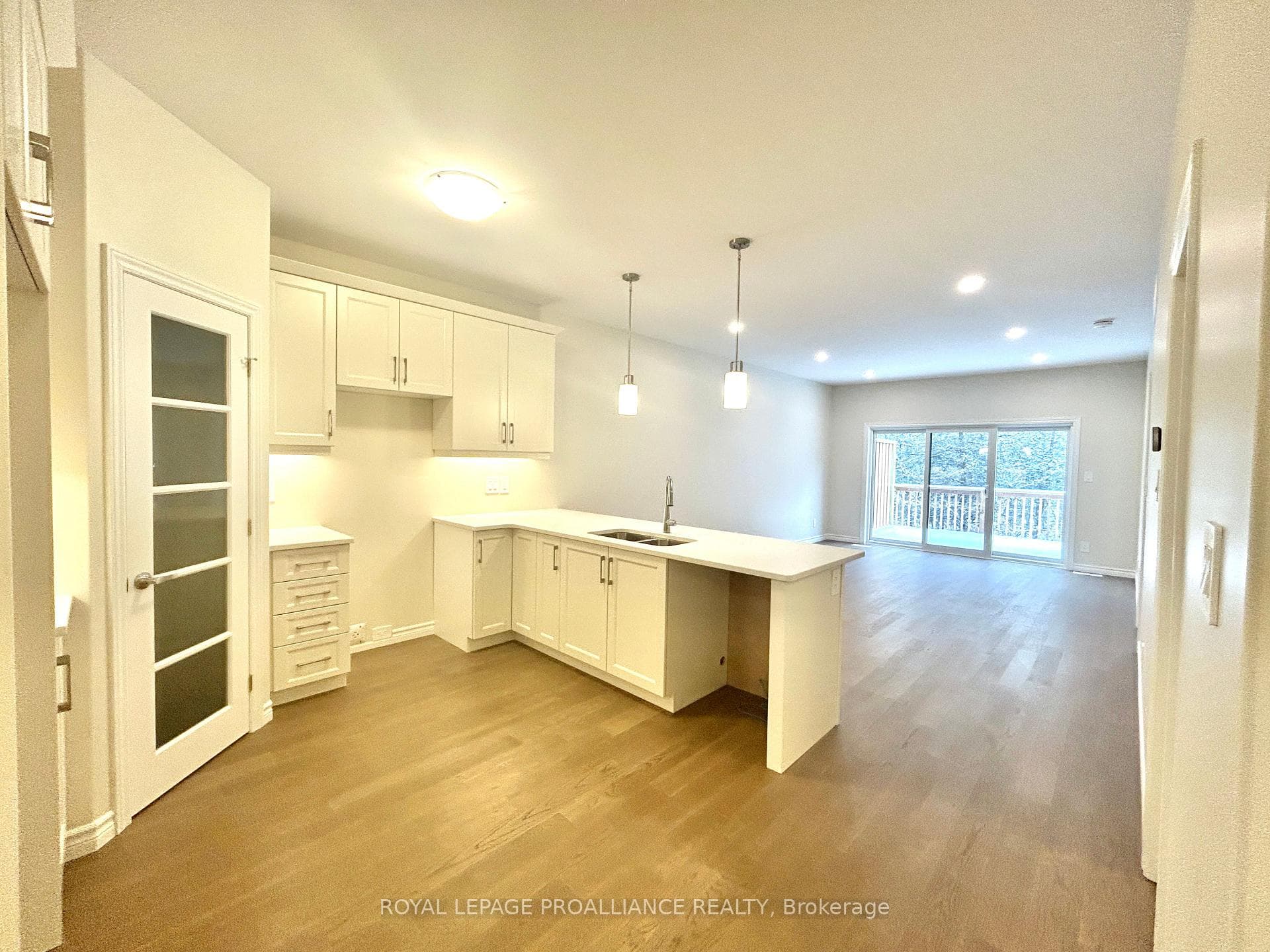 99 Cloverleaf Drive Unit 20 photo 6