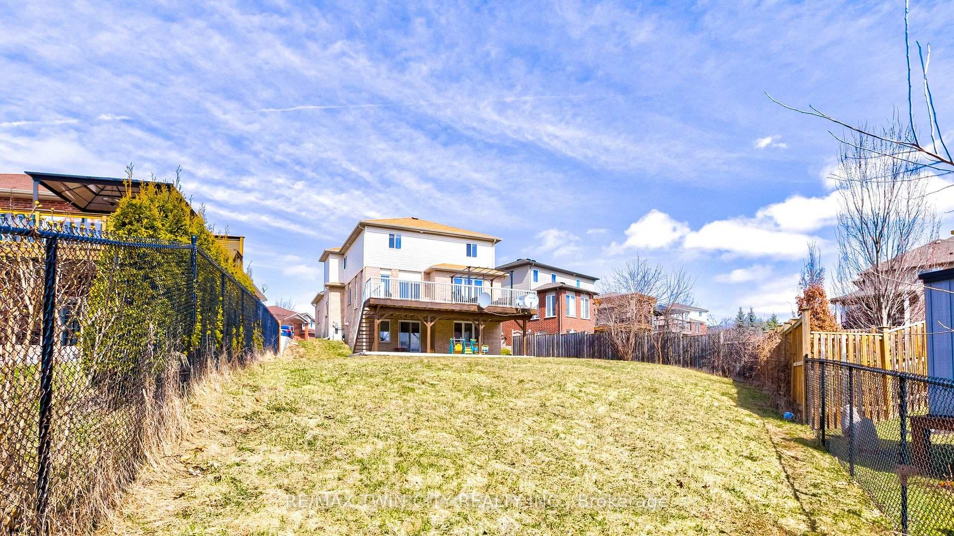 106 Country Clair Street photo 34