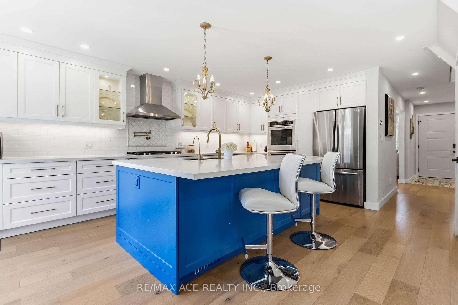 19 Barker Court photo 16