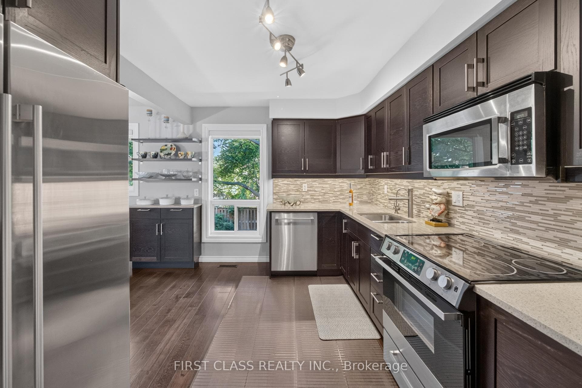 202 Royal Orchard Boulevard photo 23