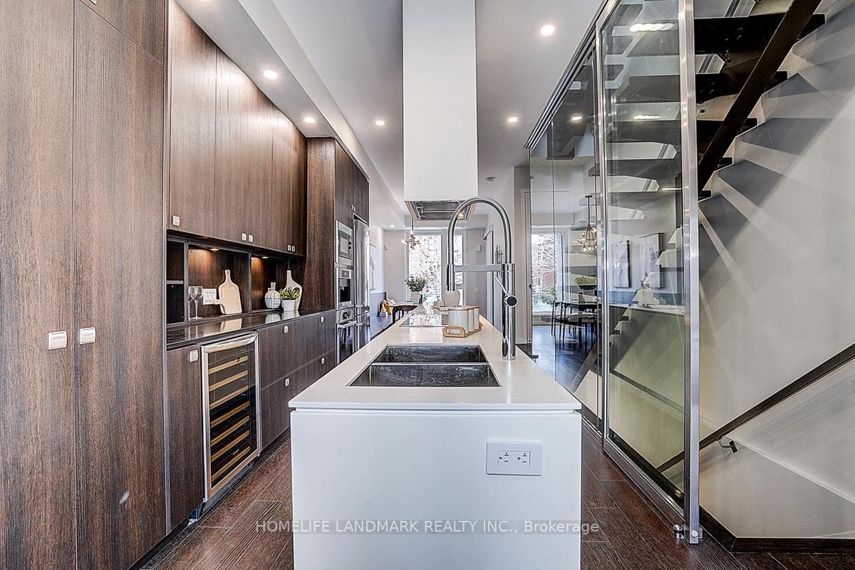 295 Roxton Road photo 11
