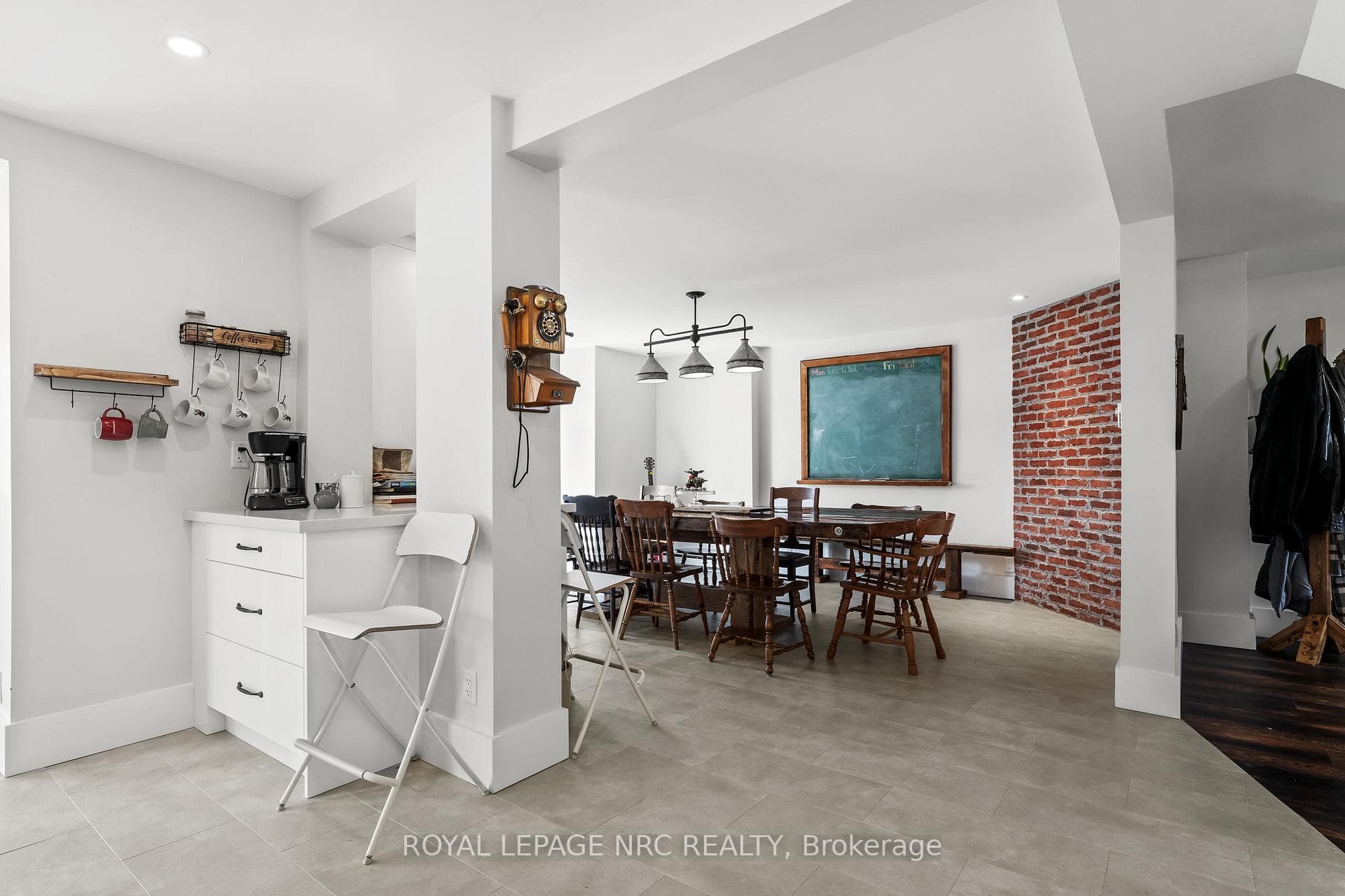 94 Roland Road photo 15