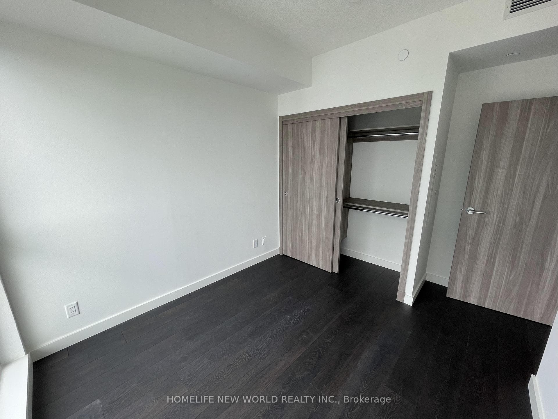 27 Mcmahon Drive Unit 3001 photo 11