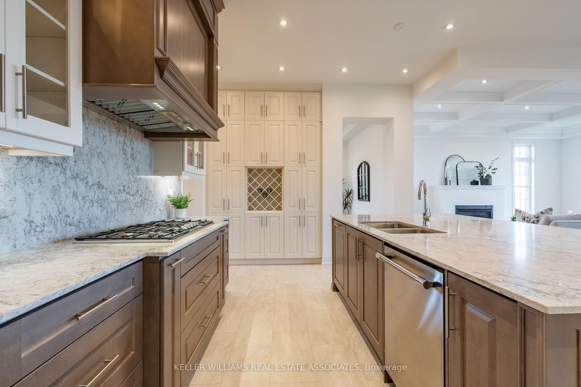 4 J B Robson Court photo 11
