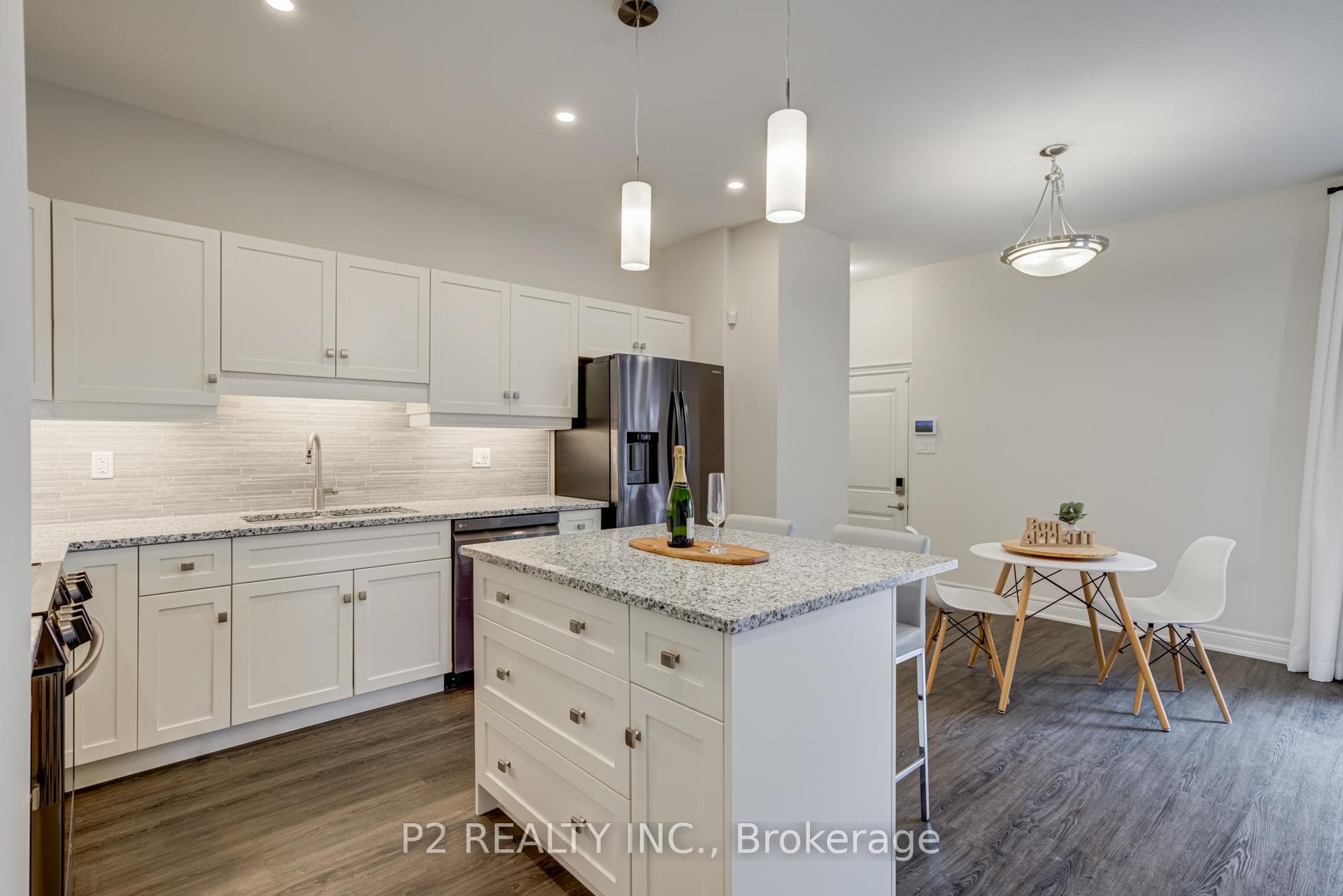 98 Summersides Boulevard photo 11