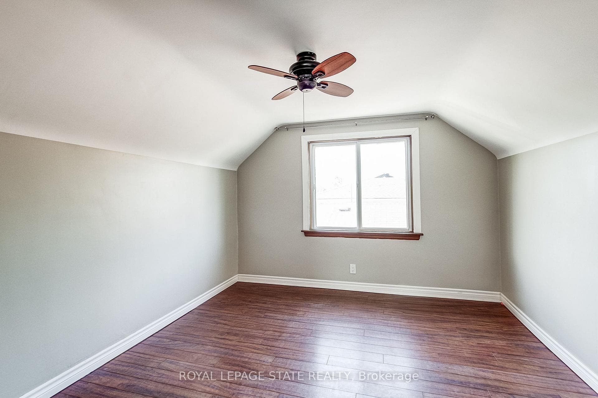 28 Delena Avenue photo 16