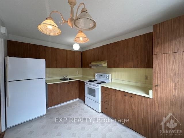145 RUTHERFORD Court photo 2