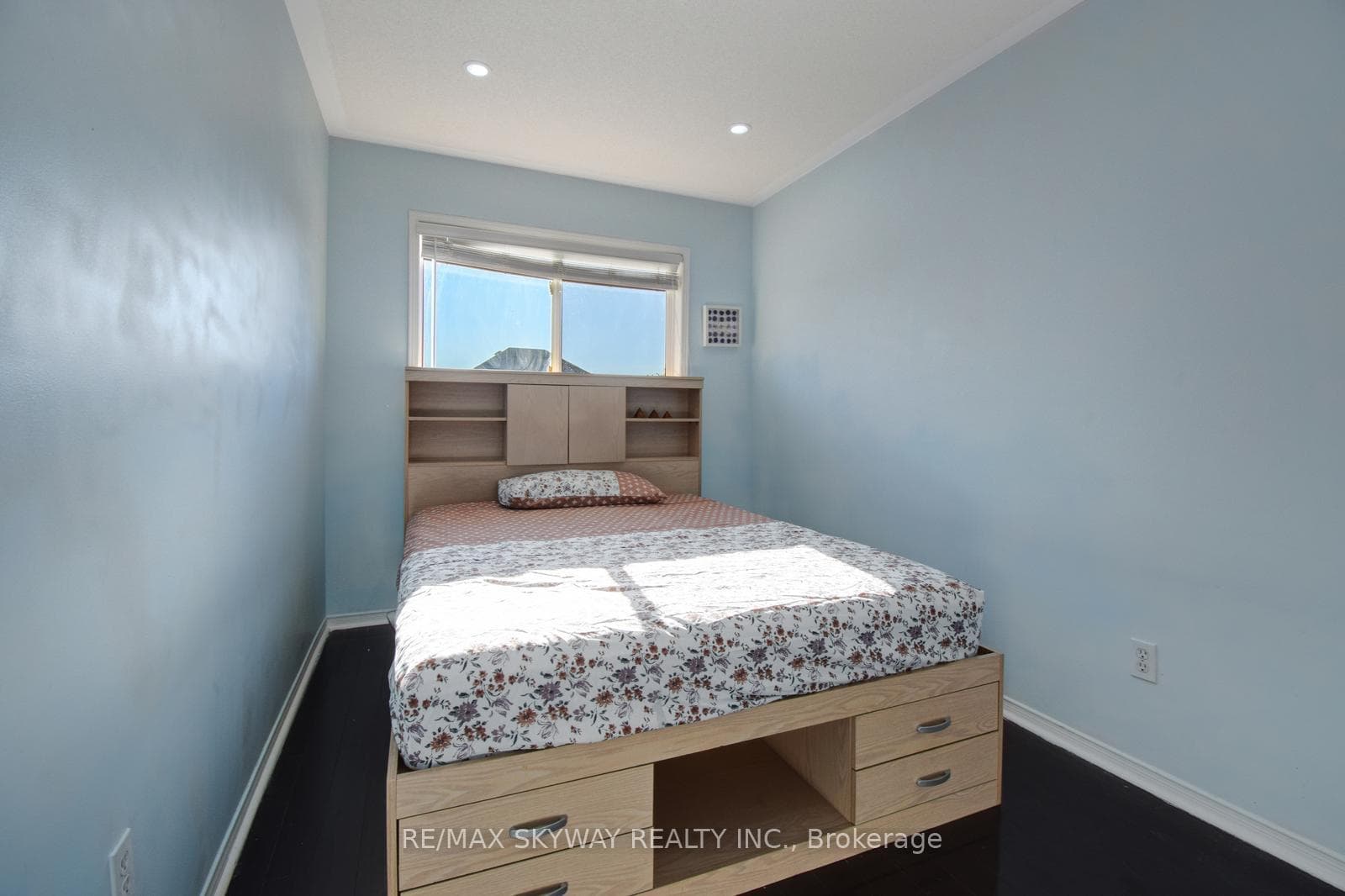 5234 Fairford Crescent photo 27