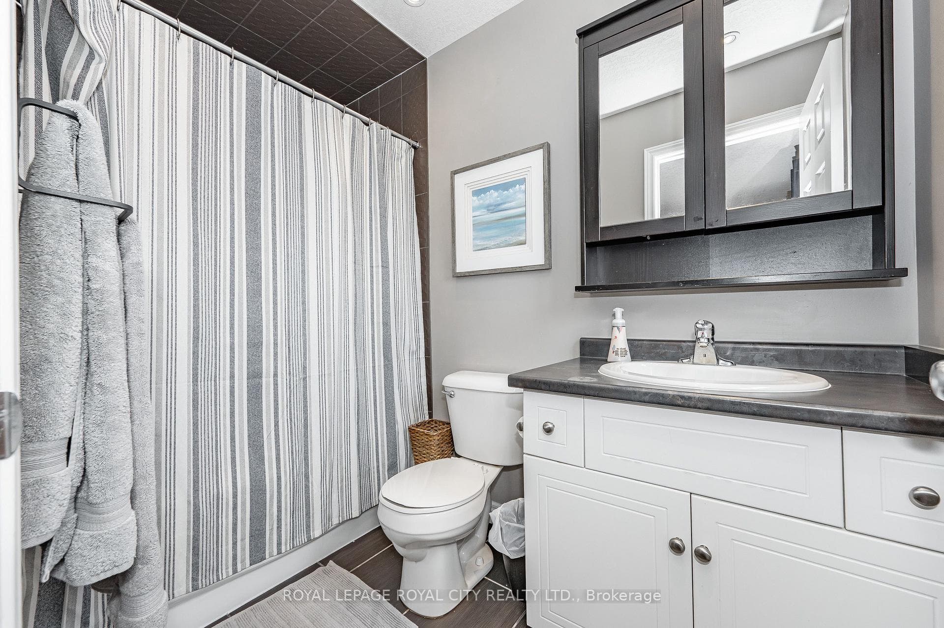 355 Macalister Boulevard Unit 13 photo 15