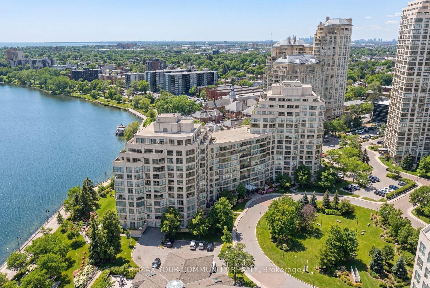 2267 Lake Shore Boulevard Unit 110 photo 1