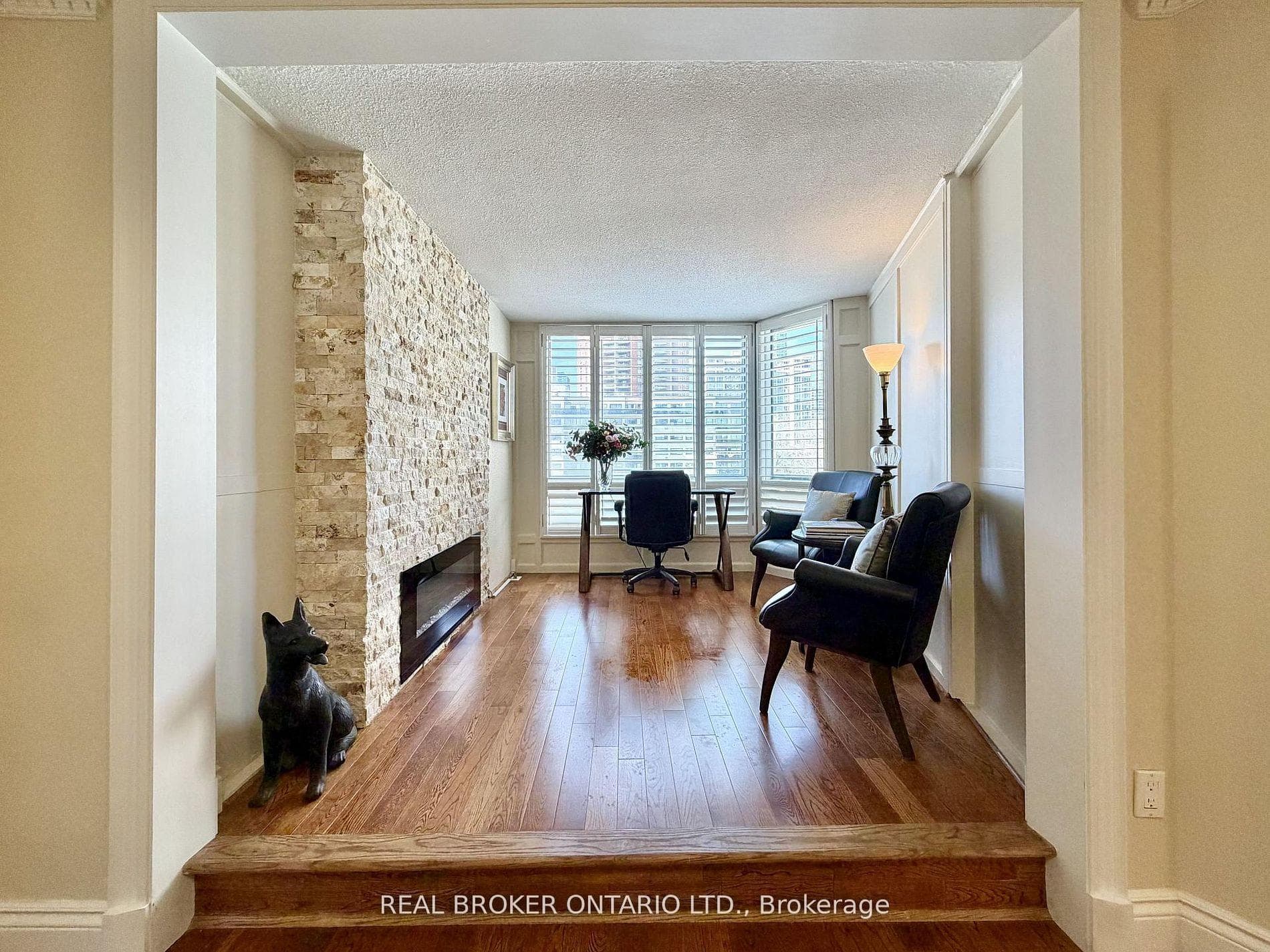 130 Carlton Street Unit 602 photo 18