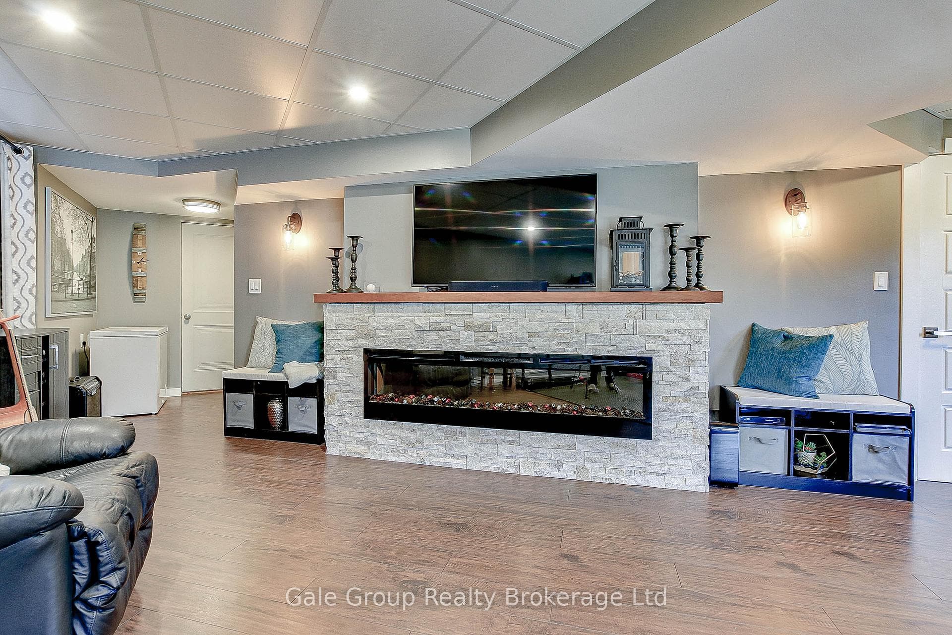 654 Frontenac Crescent photo 19