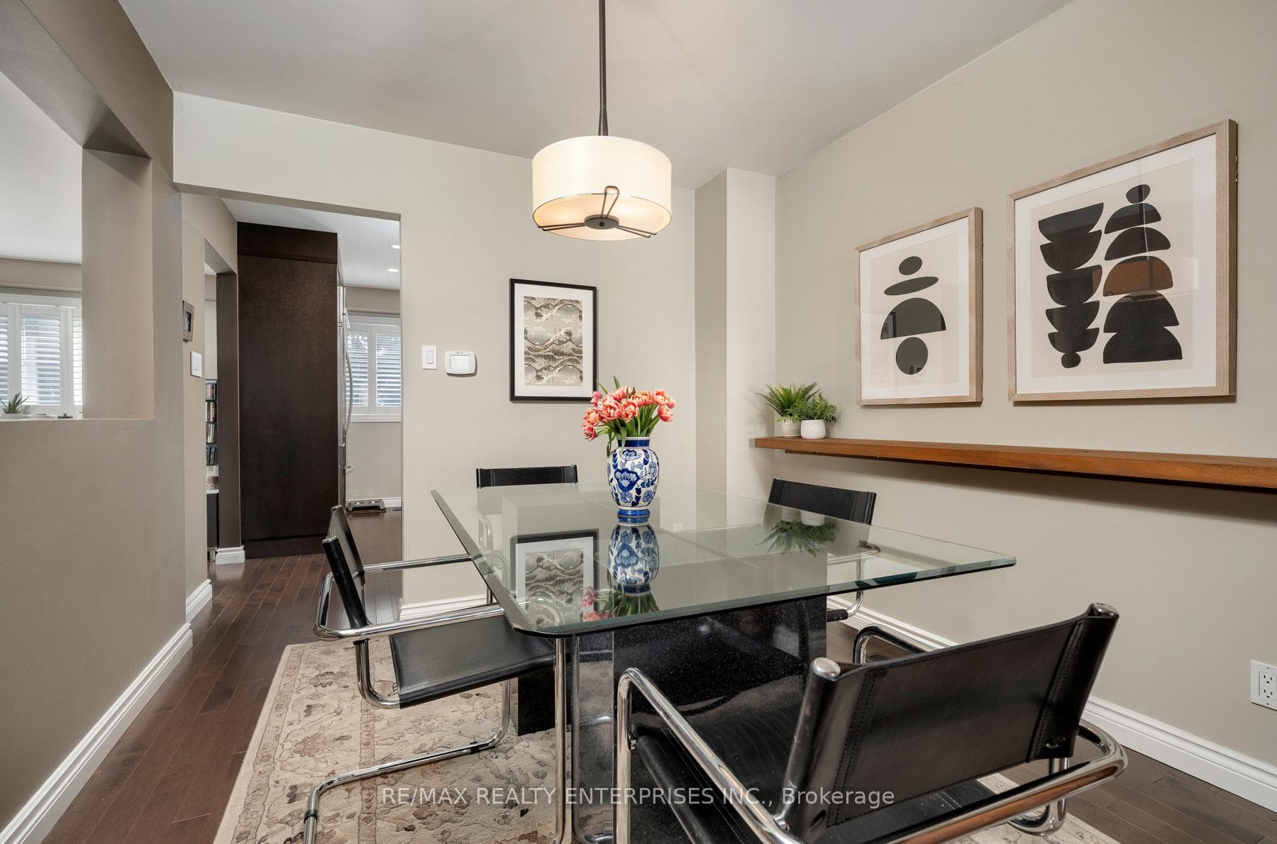 1042 Raintree Lane photo 7