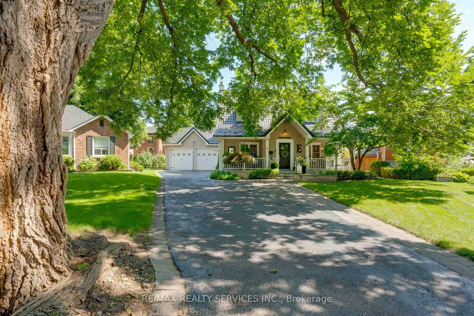 6 Glen Eagle Crescent photo 1