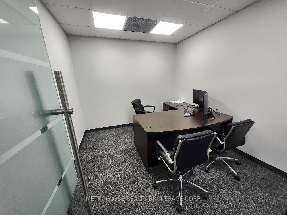 7895 Tranmere Drive Unit 15 photo 4