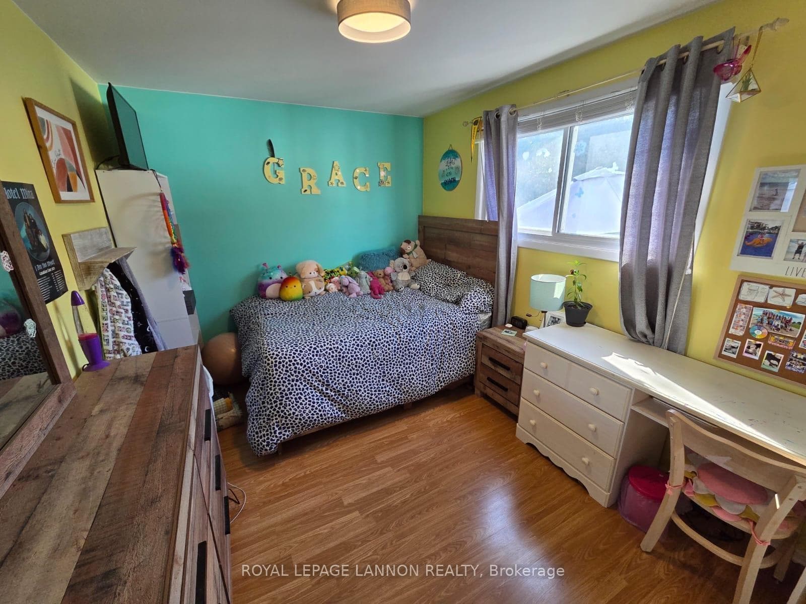 554 Churchill Drive photo 16