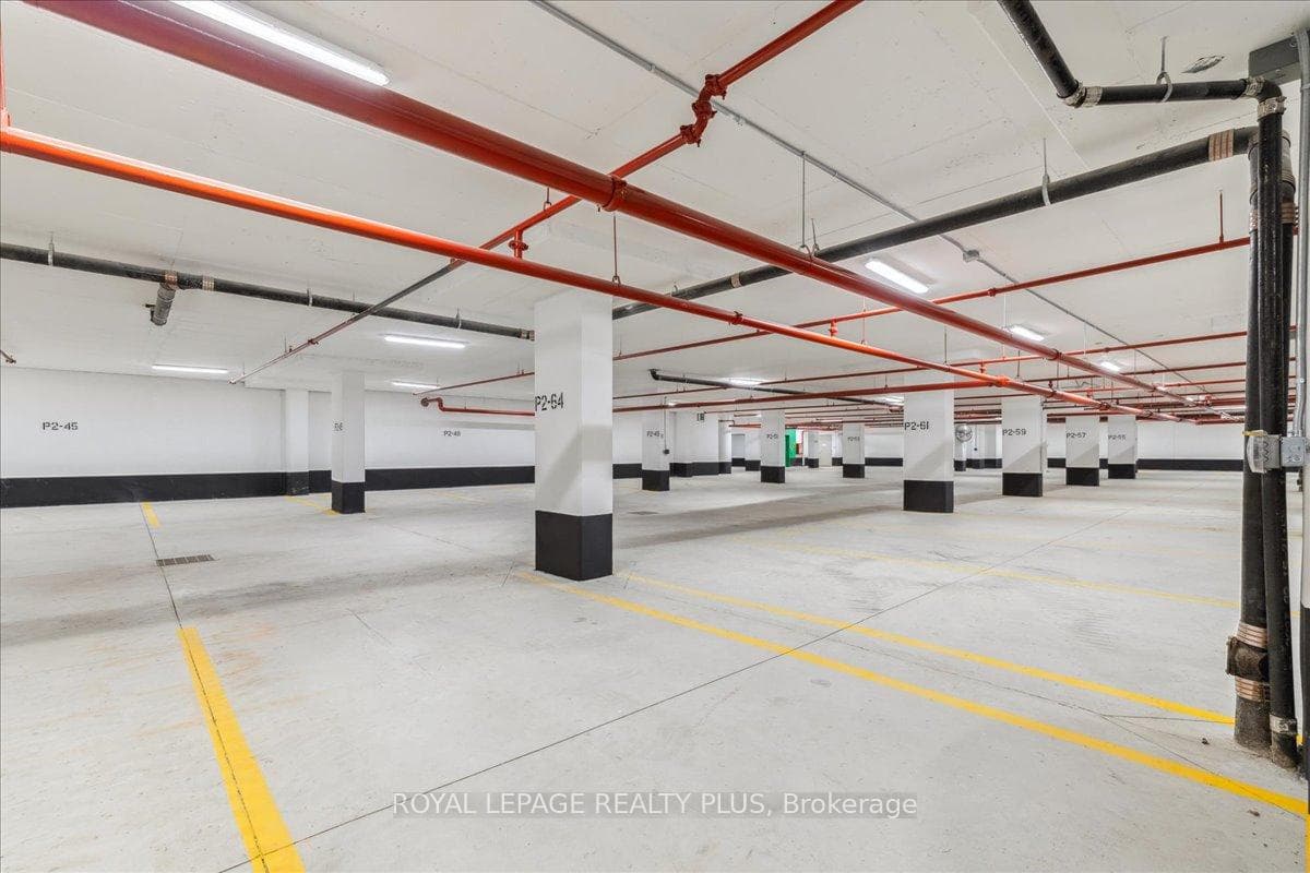 1415 Dundas Street Unit 1202 photo 39