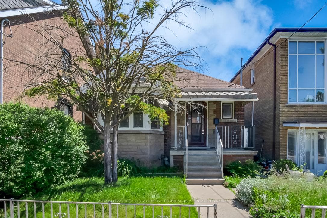 877 Ossington Avenue photo 2